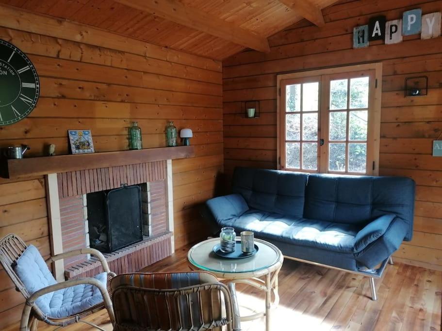 Chalet En Pleine Nature Au Bord D'Un Etang Lanvallay Bagian luar foto